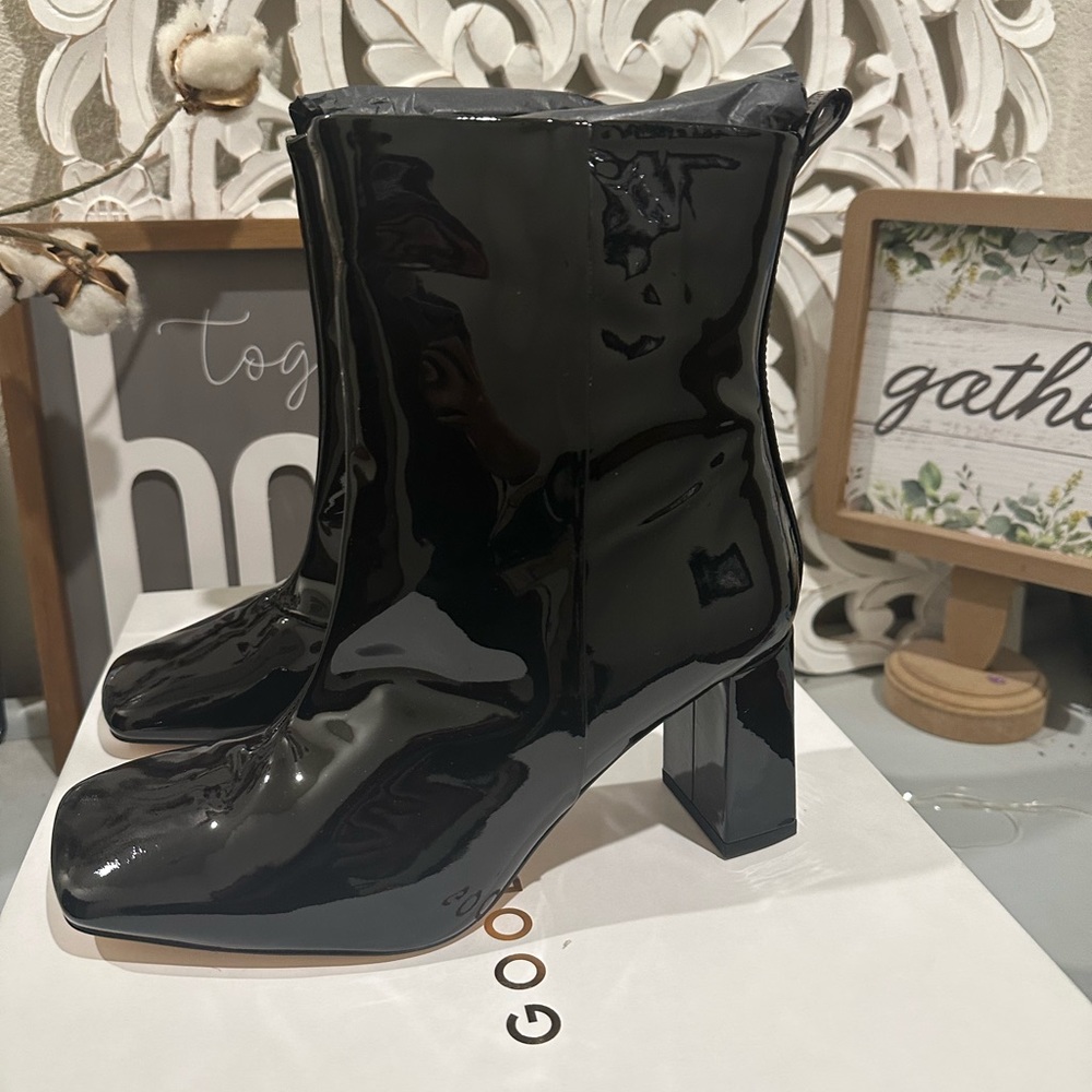 Good American Black Ankle Boots